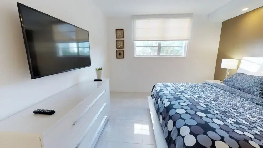 Premium 2 Bedroom +den Apartment Or-202