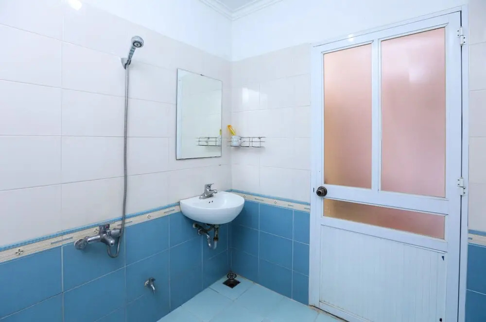 OYO 593 Bach Duong Hotel