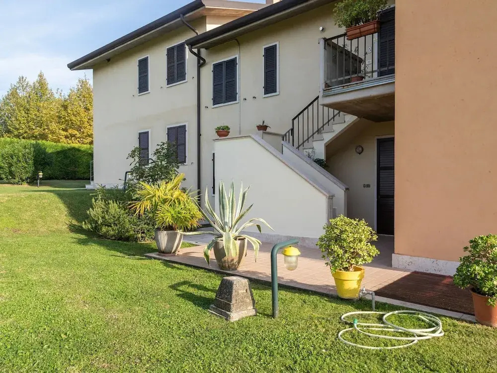 Holiday Appartment With a big Garden, Nearby Lazise's Centre