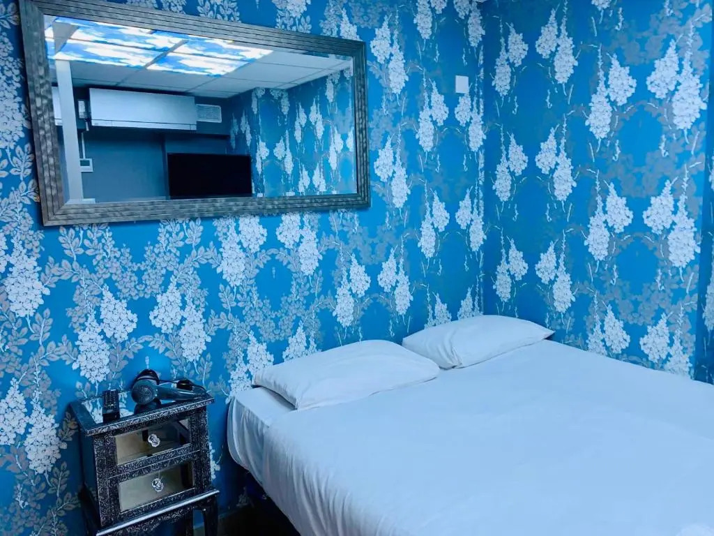 The Melville Hotel by Rokxy- Kings Cross