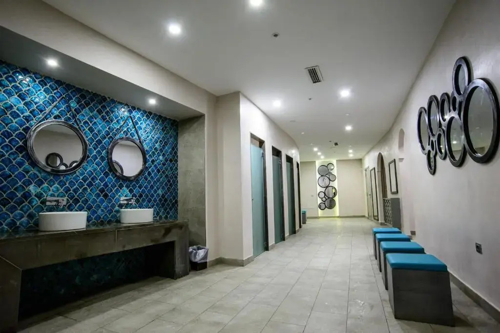 Suites Hôtel Les Charmilles & Spa