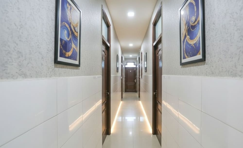 Shri Sai Guest House - Opp Azadpur Main Mandi I Couple Friendly I Metro Access