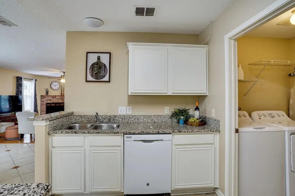 Family Getaway w/ Fenced Yard in Haltom City!