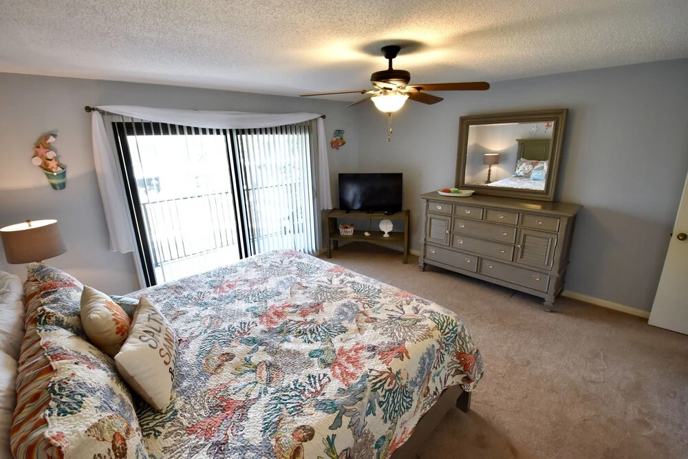 Seawinds 77 - Remodeled Sea Winds 2 Bedroom Steps to the Pool Lagoon View