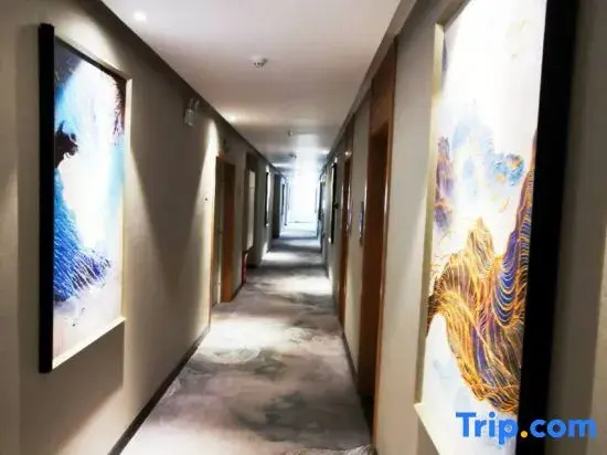 Yuxi Lakeside Hotel