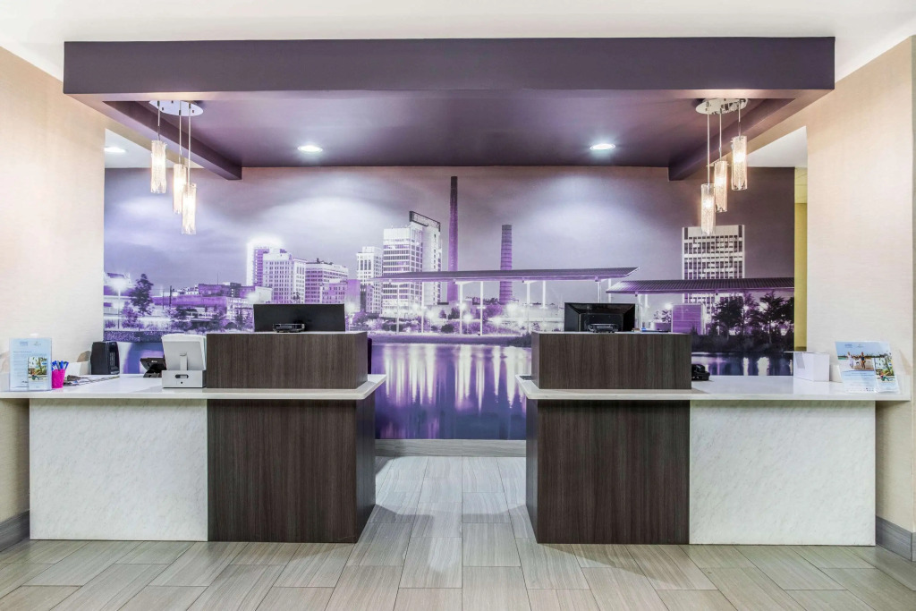 La Quinta Inn & Suites by Wyndham Fultondale Birmingham N
