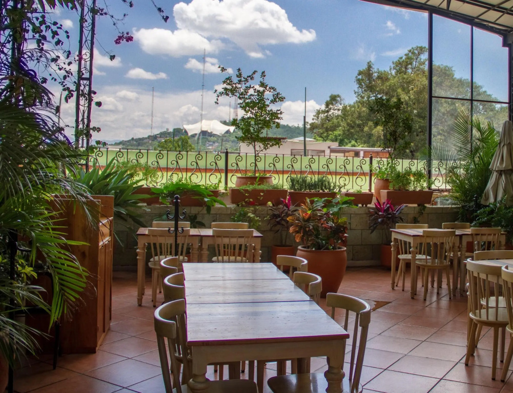 Los Pilares Hotel