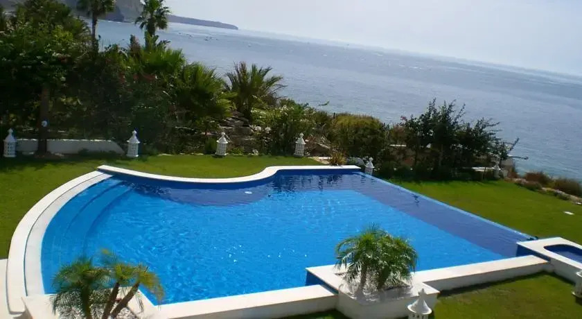 Villa Paraiso da Luz by Seewest