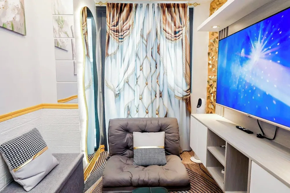 Homey Condo by the Bay