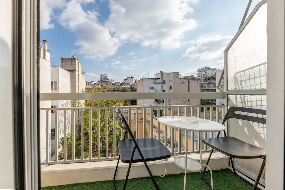 Renovated lovely aptm near to Acropolis