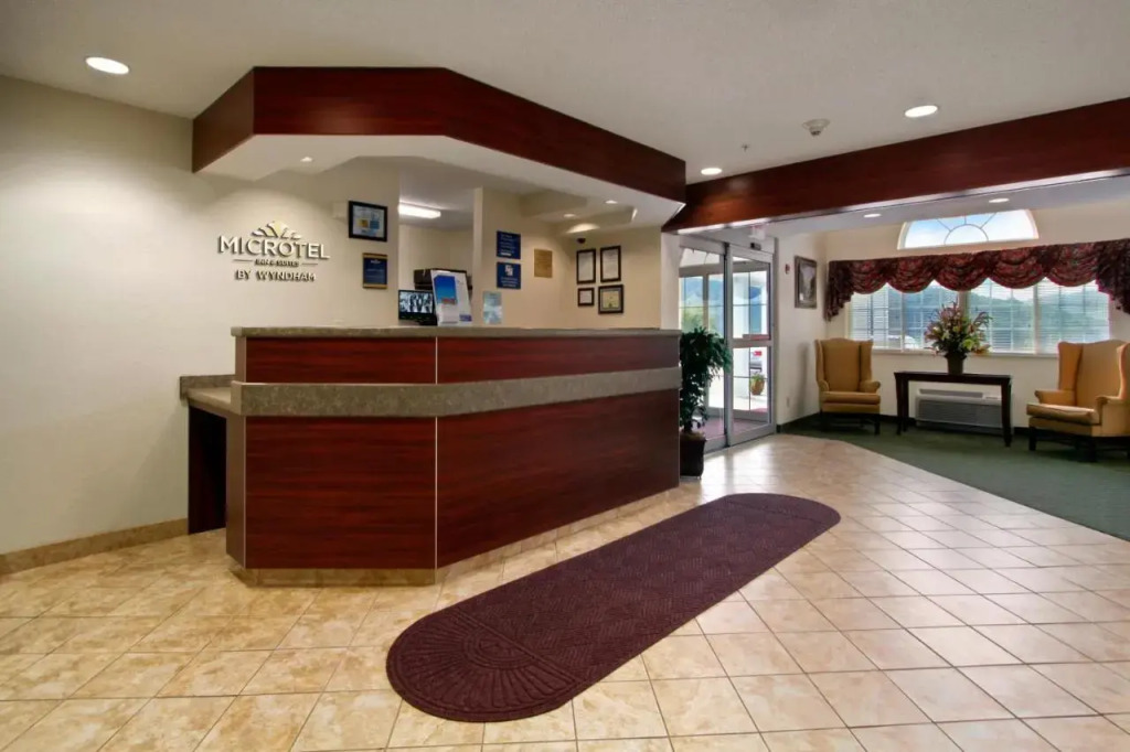 Microtel Gassaway Sutton
