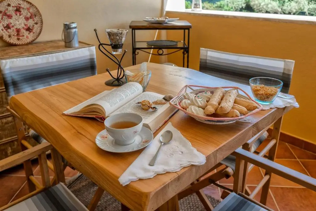 Villa Saige , piscina con idromassaggio