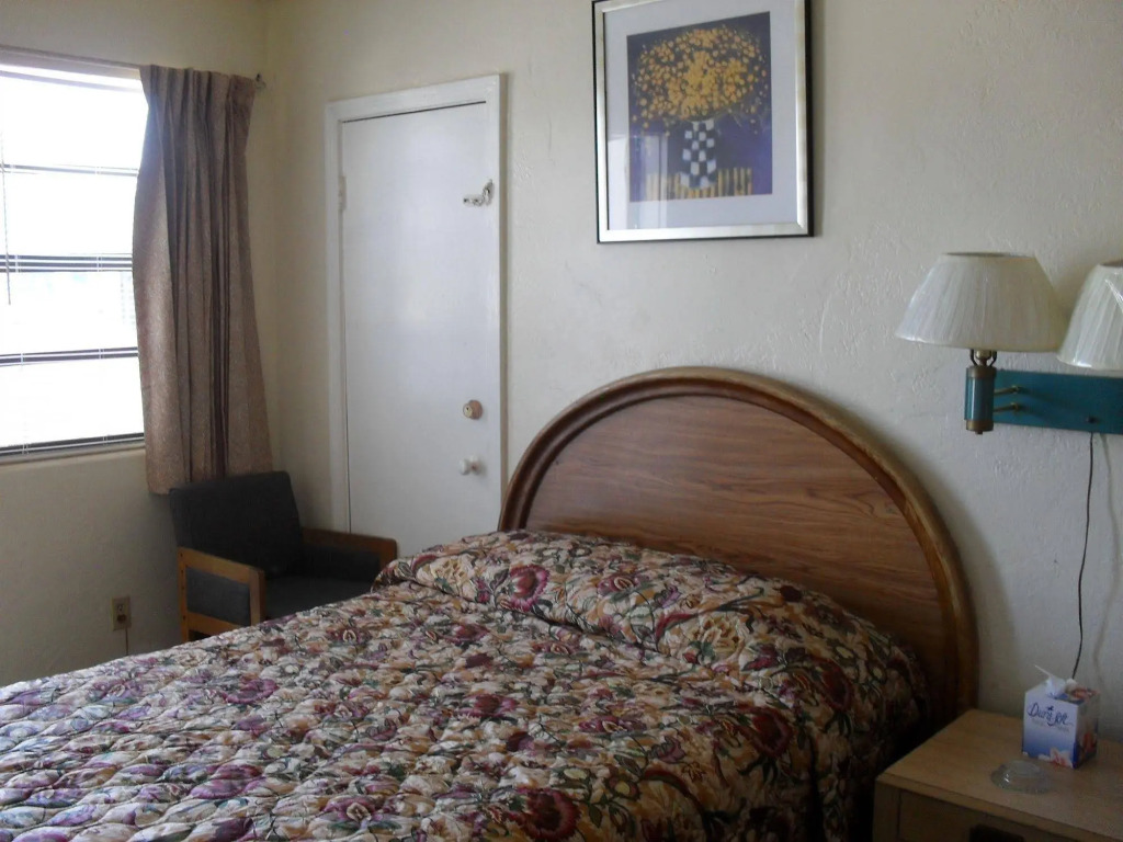 Shore Winds Motel