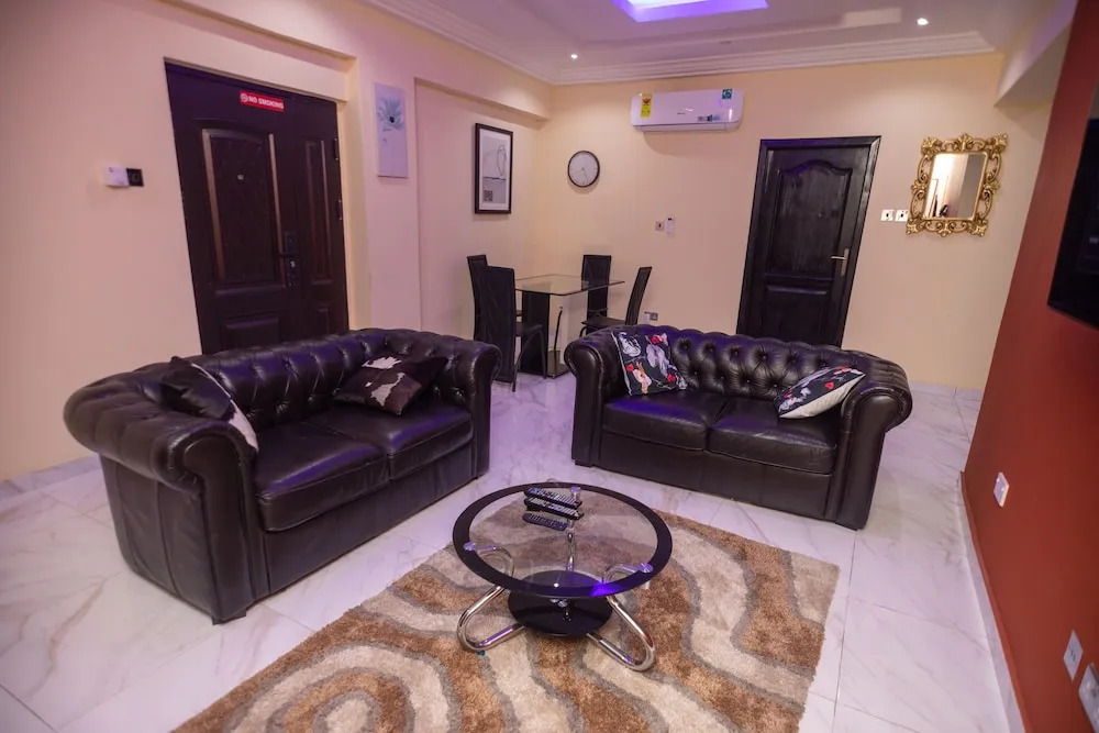 2 Bed Apartment - Parking, Wifi, Aircon