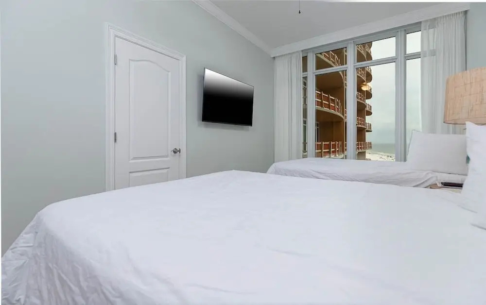 Phoenix Gulf Towers 1404