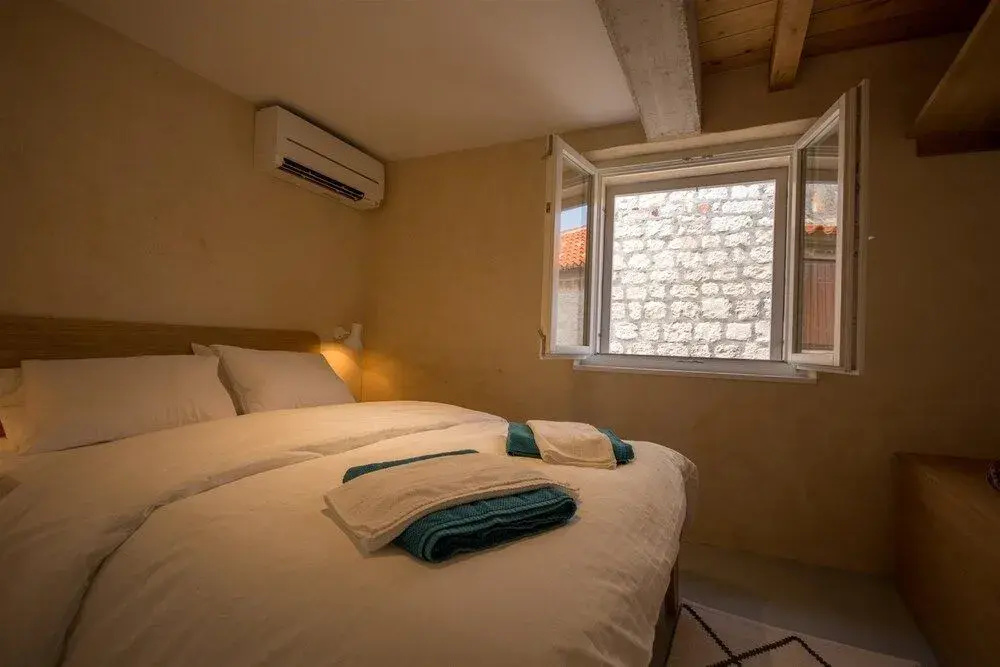 Casa Sepia