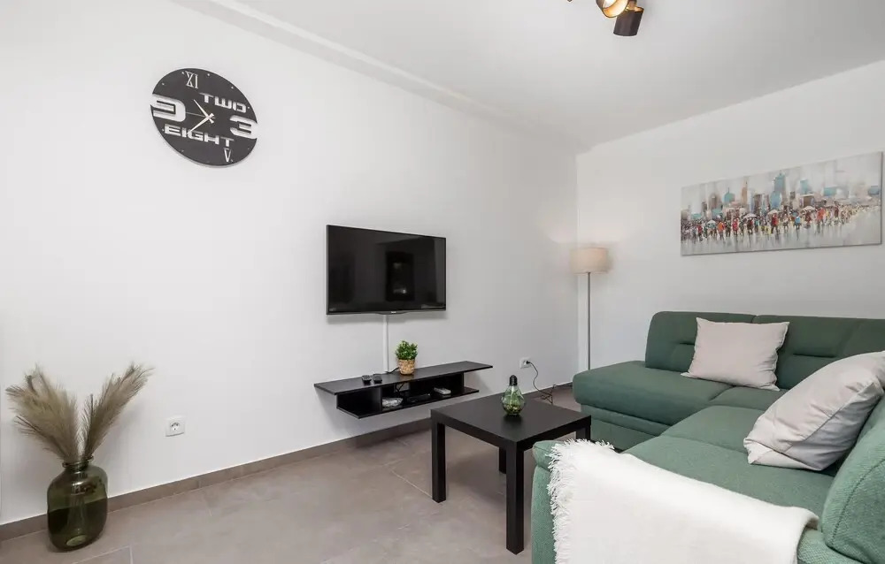 Nice Apartment in Lovran With 2 Bedrooms, Wifi and Outdoor Swimming Pool