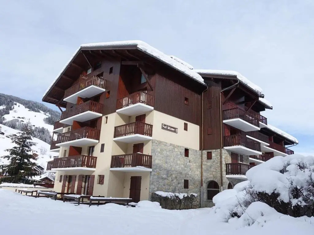 Duplex spacieux 6 pers. au cœur du village, proche des pistes, piscine lété, équipements complets - FR-1-342-217