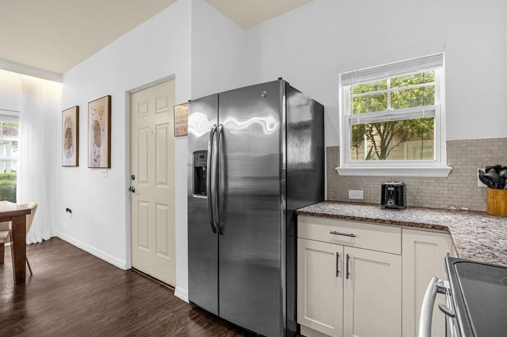 Thematic 4 bdr House Near Disney - 11-105lv