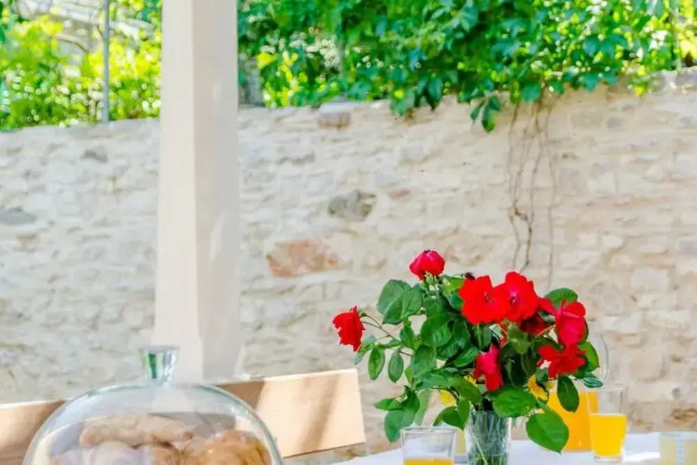 Villa Stone Pearl - Two Bedroom Holiday House with Pool