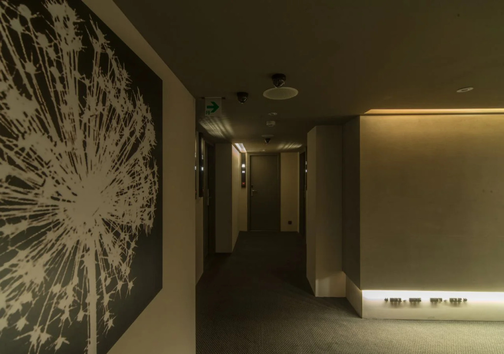 Simple + Hotel