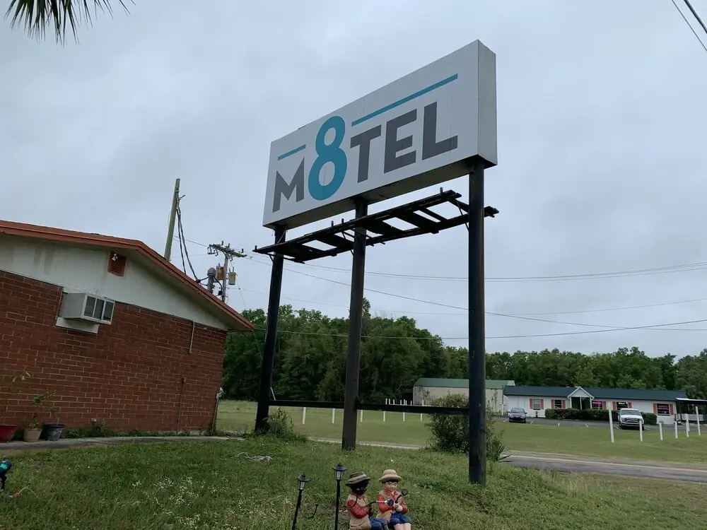 Motel 8 Lake City