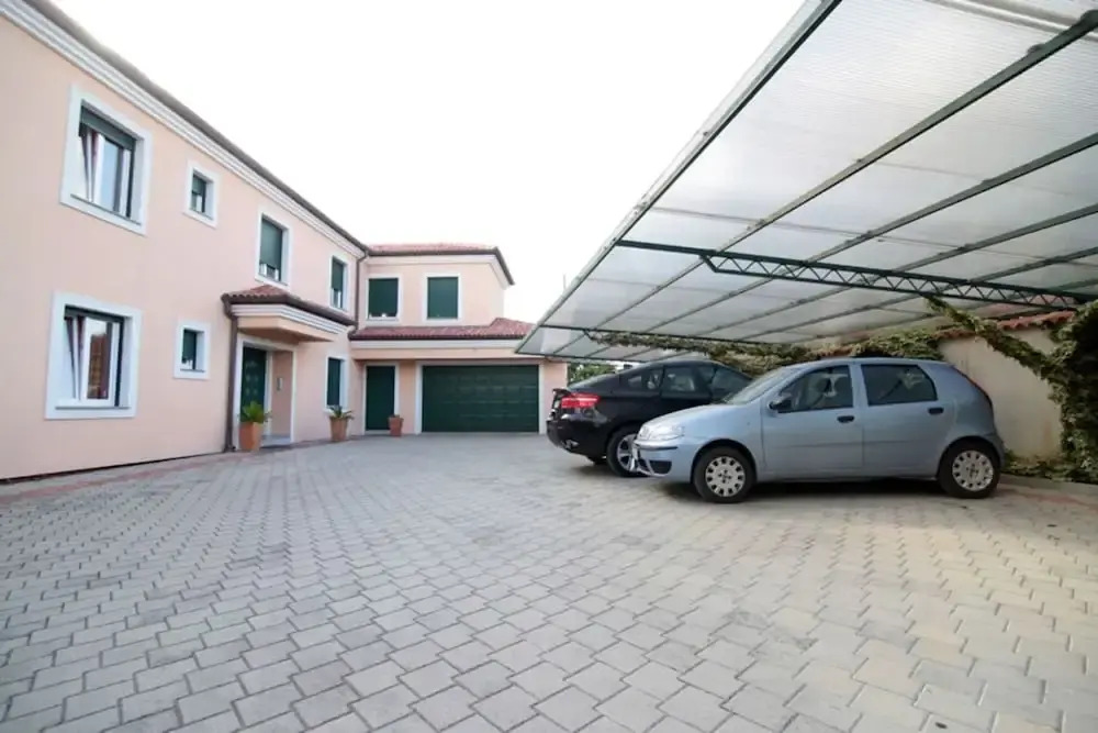 Apartments Eddie