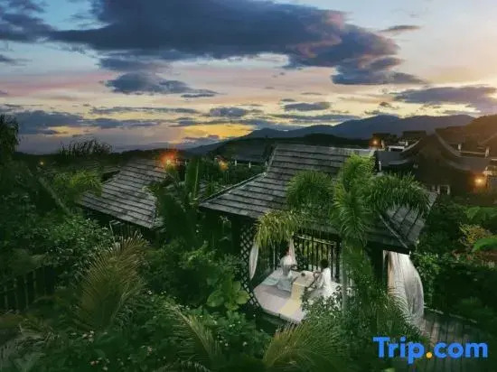 Xishuangbanna Jinghong Bufan Zhan Rainforest Resort Hotel
