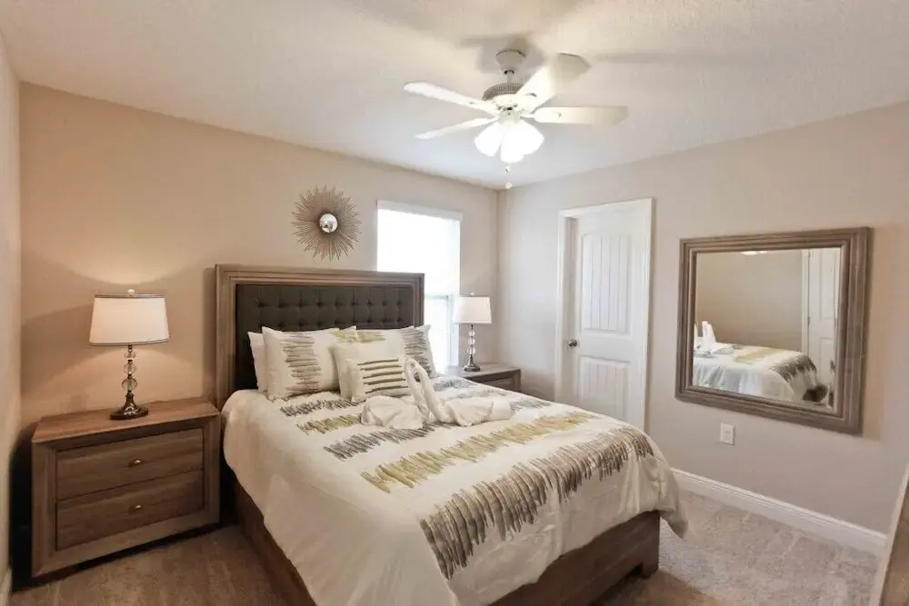 4176 Oaktree Drive 6 Bedroom Home by Redawning