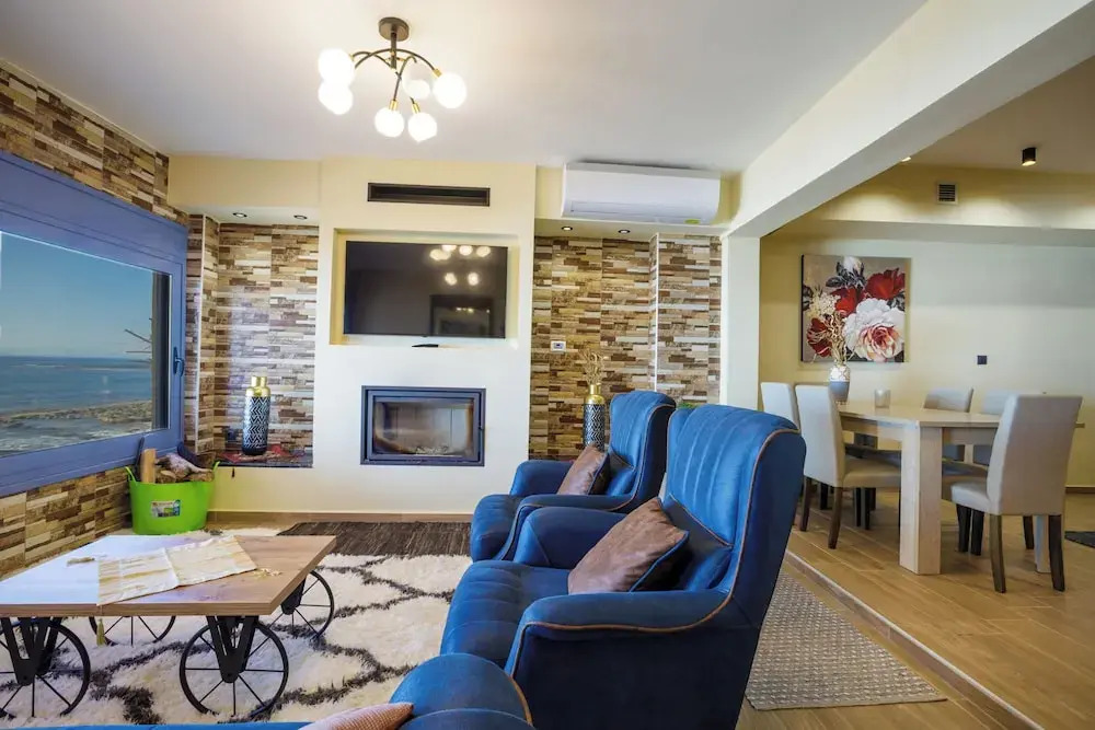Maritinas Stone House & Apartment On The Beach