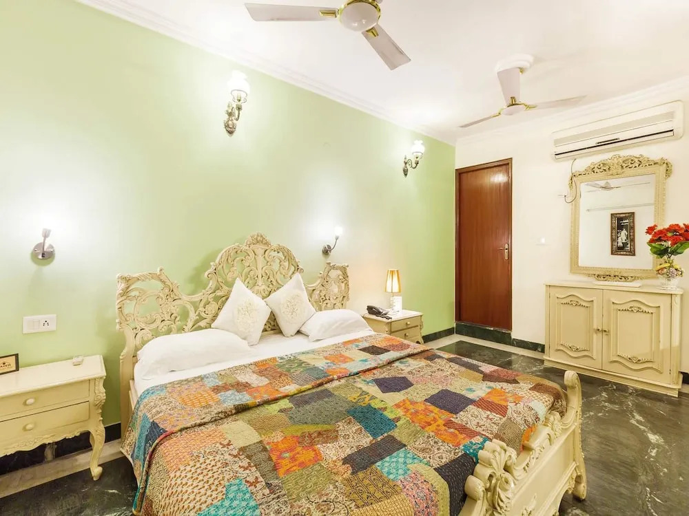 OYO 315 Hotel Tavern