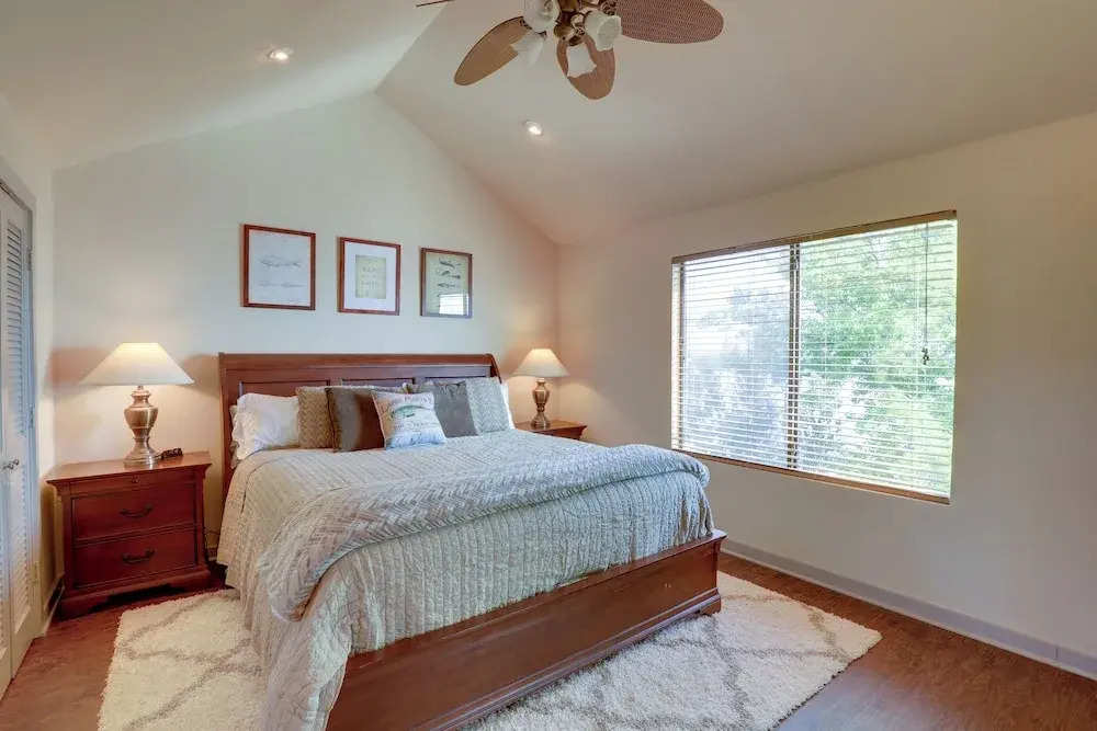 Waterfront Granbury House w/ Deck & Private Dock!