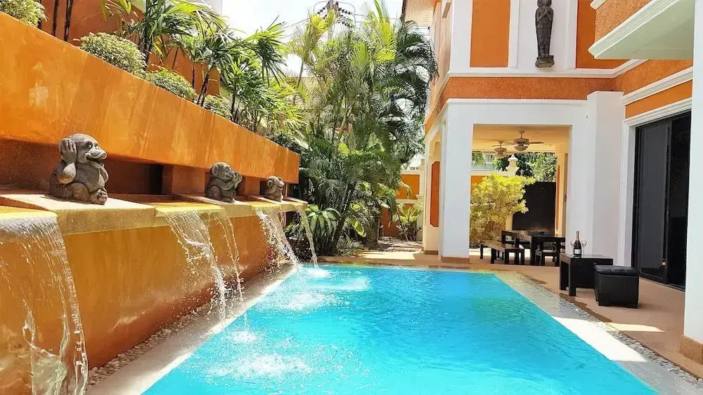 WOWLAND Luxury Pool Villa Pattaya Walking Street
