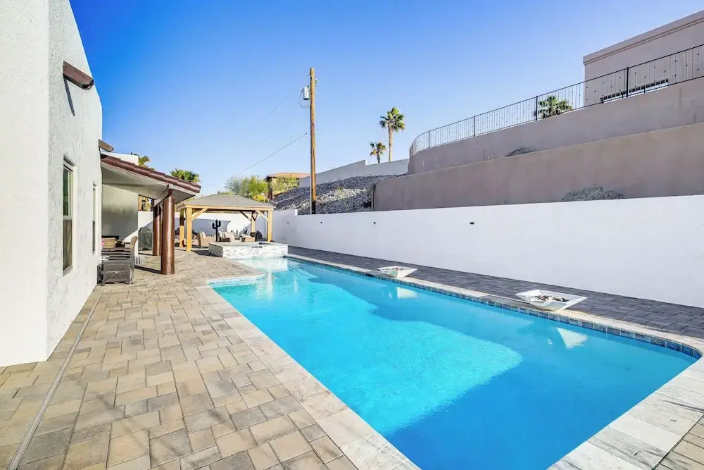 Pet-friendly Home w/ Hot Tub in Lake Havasu City