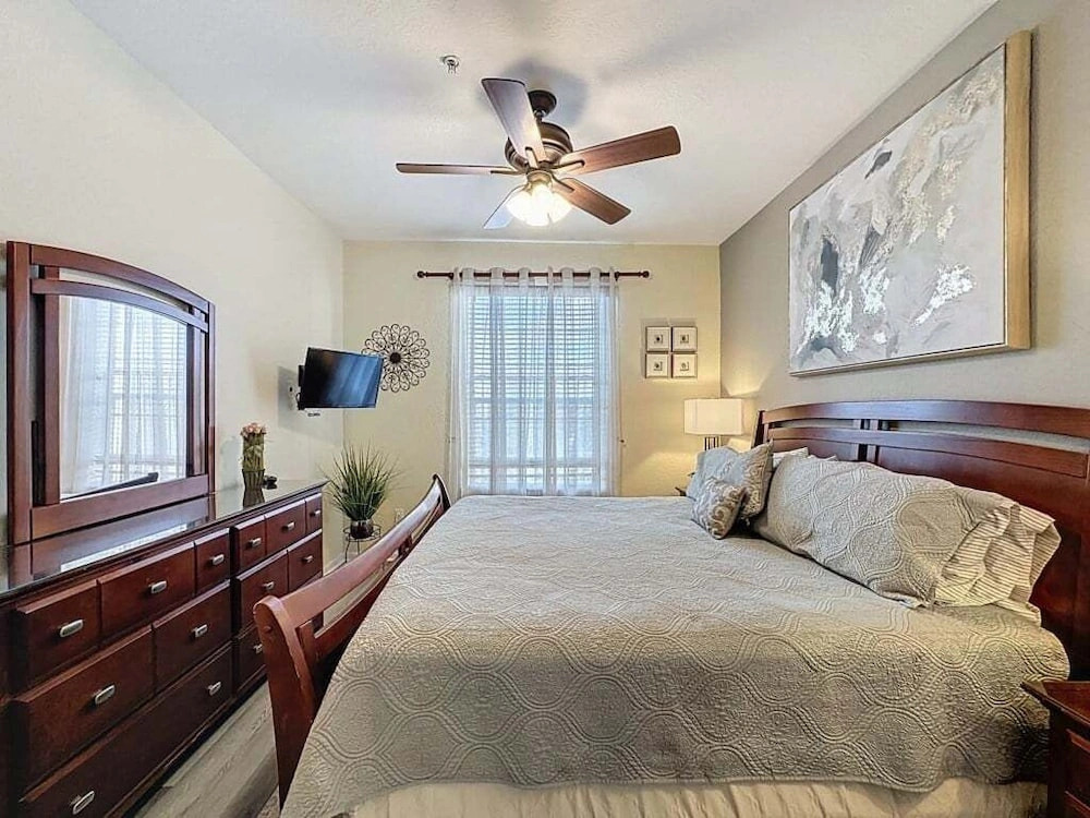 Create Magic Moments Steps Away From Waterpark 3 Bedroom Condo