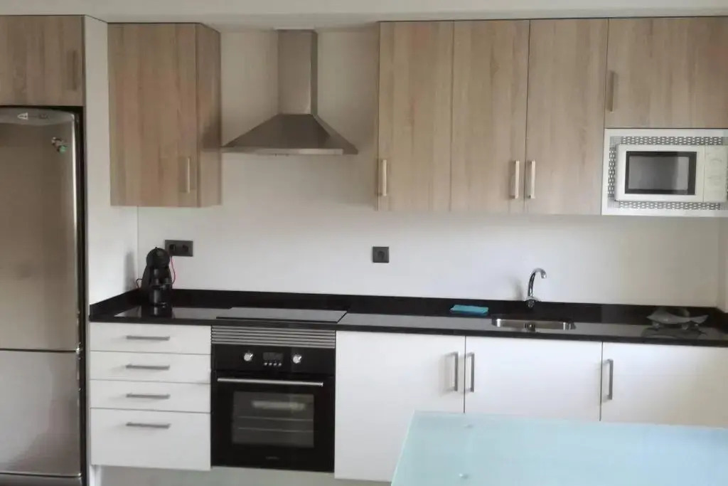 Ria Center Apartment - Left