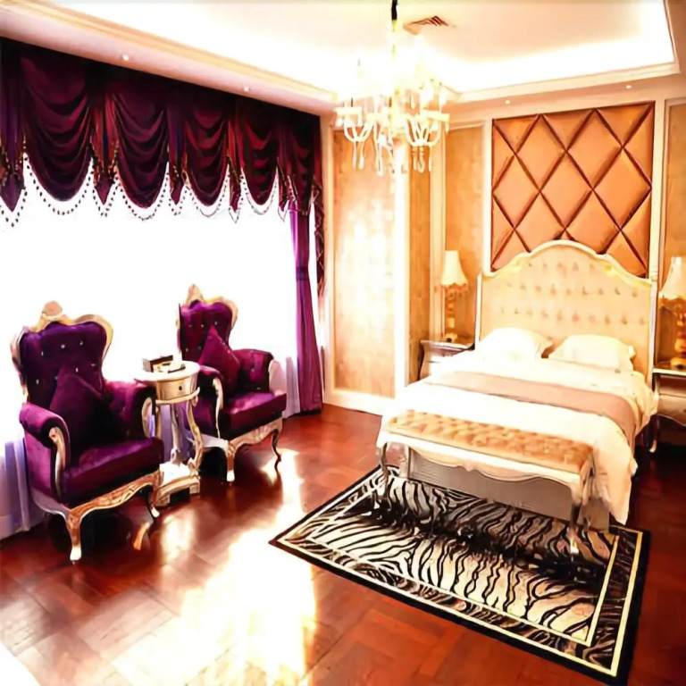 Holiday Inn Mansion