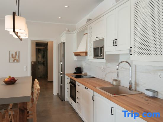 Paralia Luxury Suites