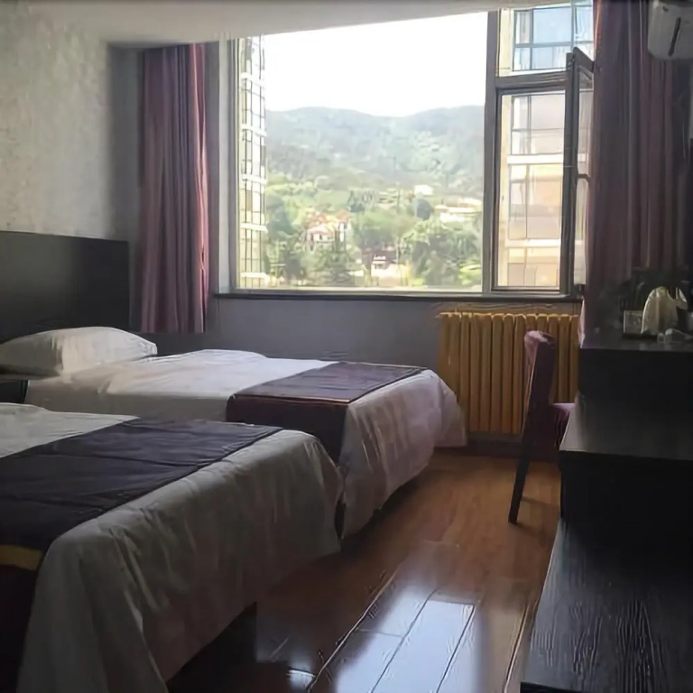 Huanghelou Business Hotel