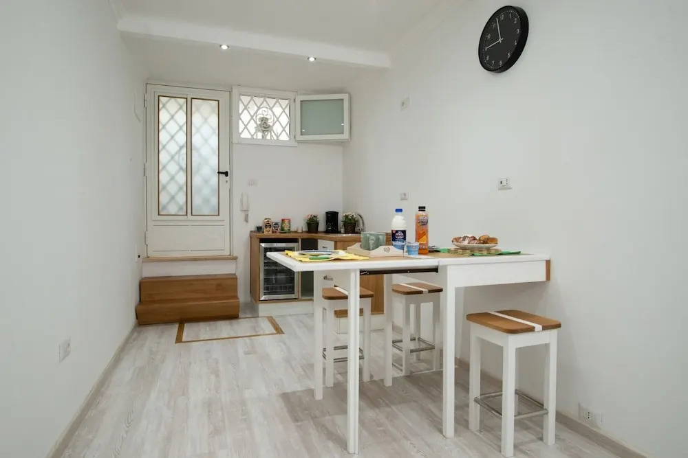 Canelli House