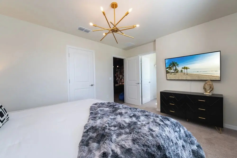 Spacious 9BR Villa Home Theater  Pool