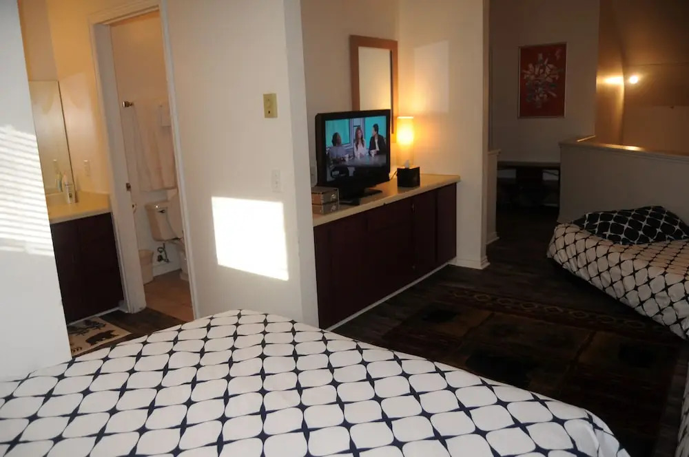 Park City Condo with 6 beds, 3 bedroom, 3 bath, 4 min to ski, 2 min to Sundance HQ