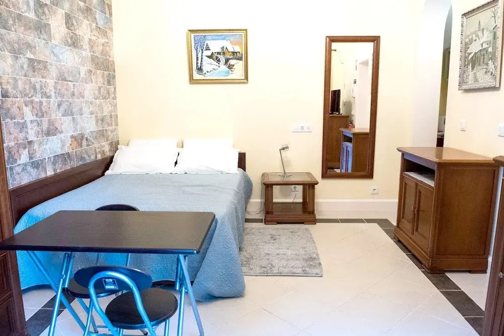 Studio in Caniço, With Shared Pool, Enclosed Garden and Wifi - 1 km From the Beach