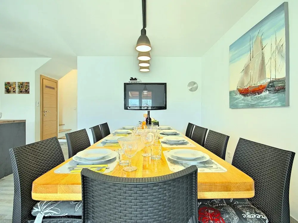 Spacious Holiday Home With Swimming Pool Near Sea in Vodnjan