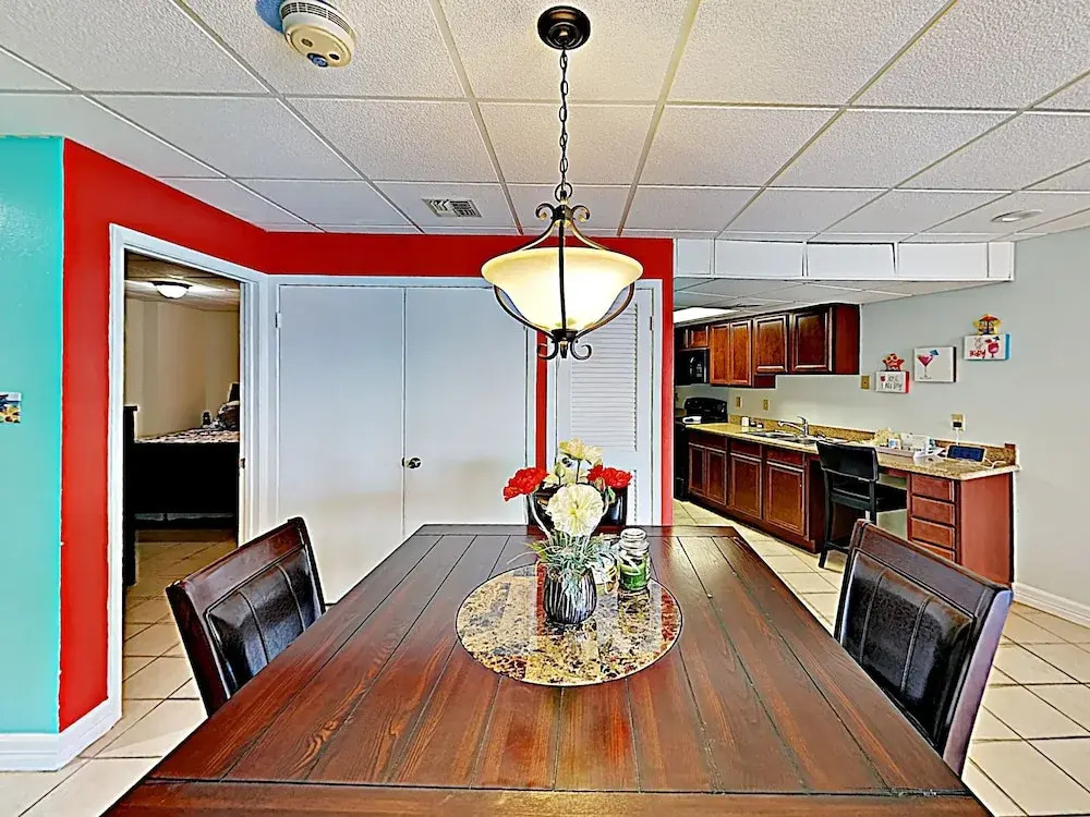 Laguna #305 - 2 Br Condo