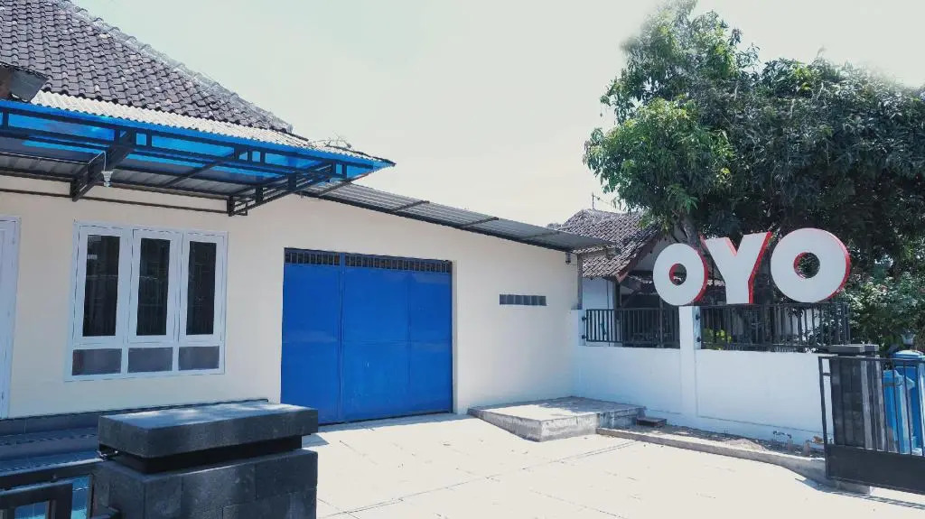 OYO 1190 Griya Soeratin Residence Syariah