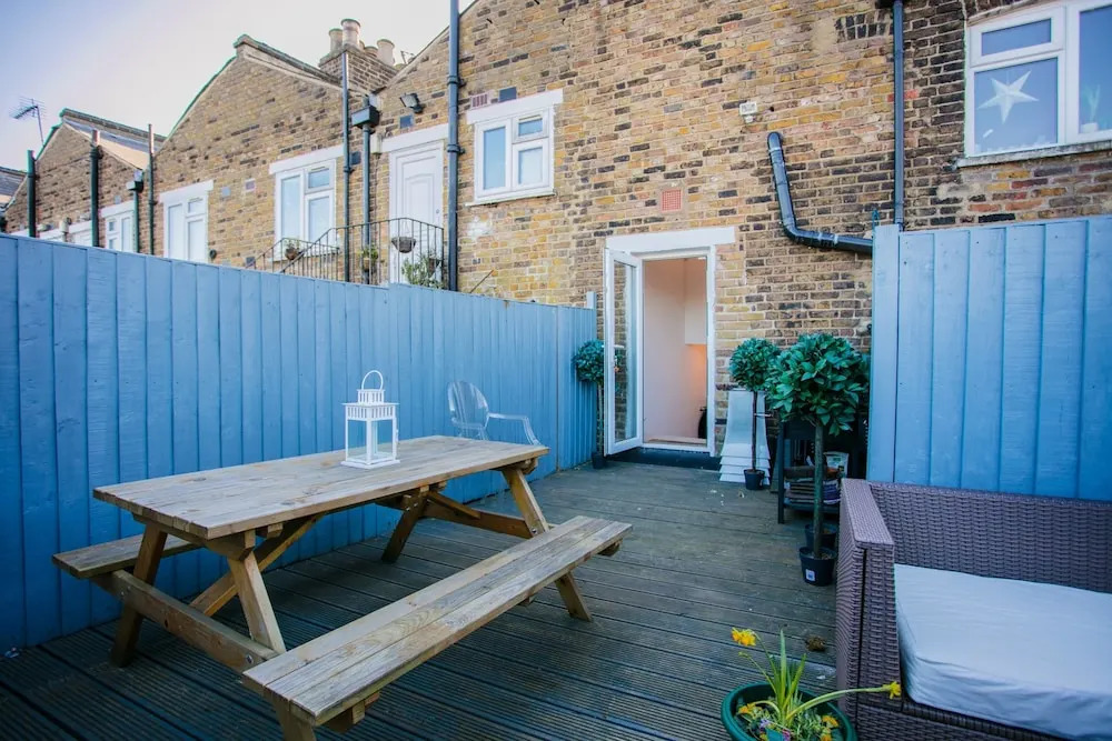 1 Bedroom Flat With Roof Terrace