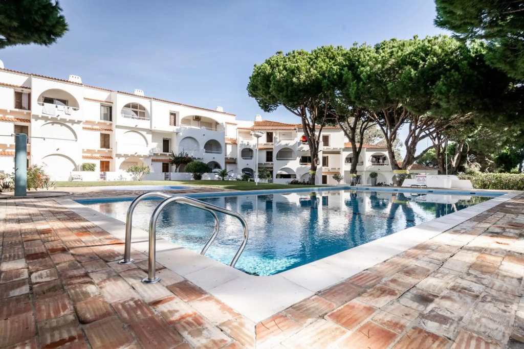 Cosy by the pool