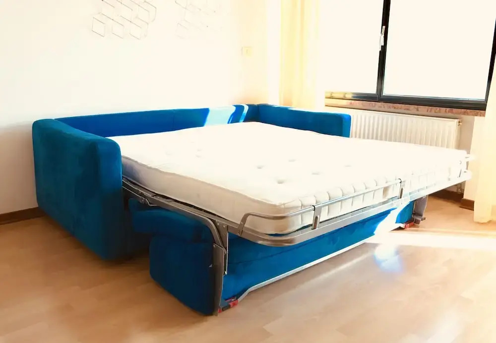 Large Apartment for 6 People With Swimming Pool, Tennis, Bbq and Private Garage