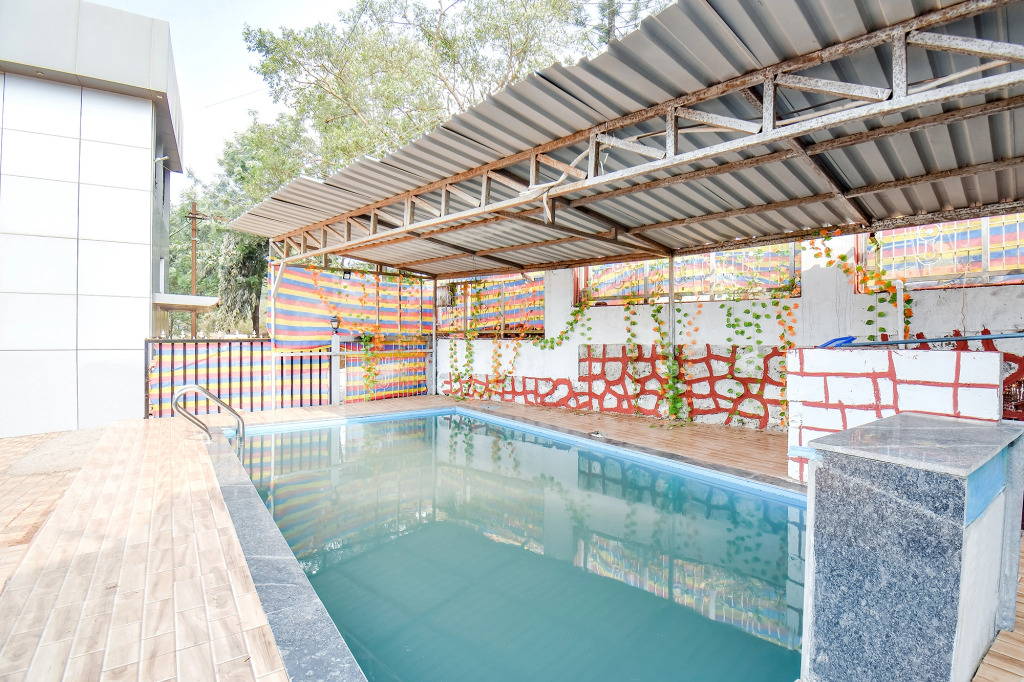FabHotel Hillview Furnished Stays